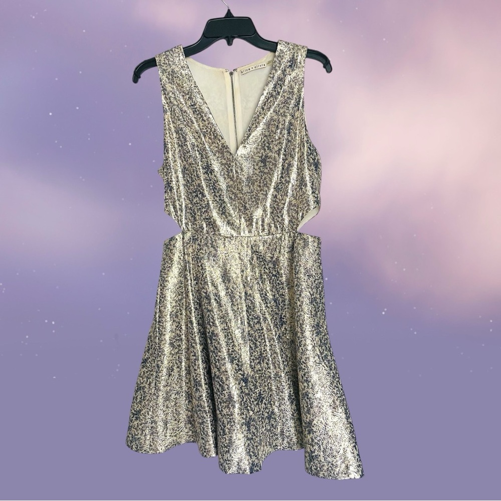Alice & Olivia Varita metallic side cut out fit and flare dress size 8 - Picture 2 of 10